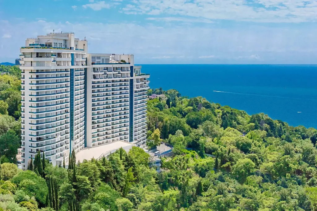 Роскошная идеал квартира с двумя террасами, тремя санузлами и бассейн