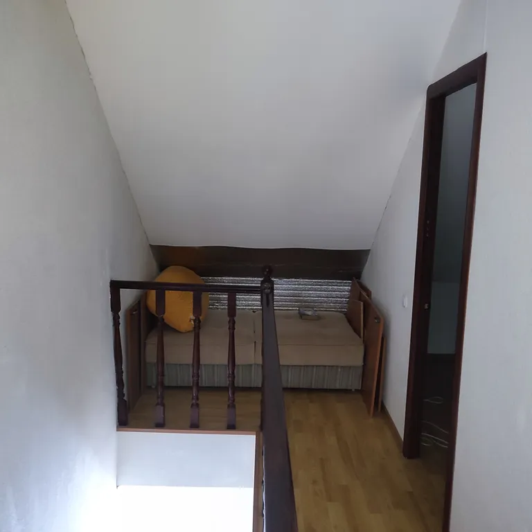 Таунхаус-5 комнат 3 этажа, парковка