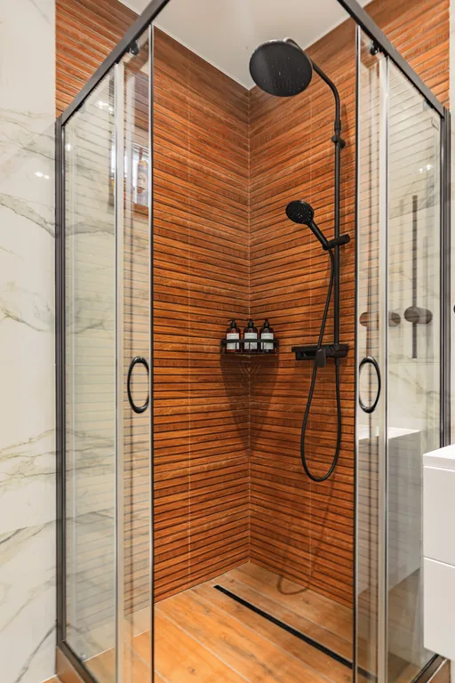 Дом с видом на море, горы, и теплым бассейном