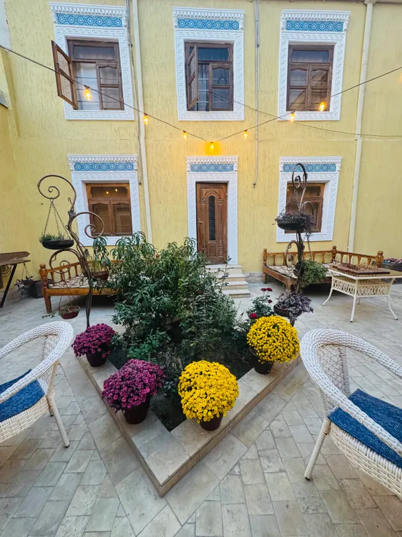 Квартира Семейный Пятиместный номер в центре старого города (санузел в номере) — аренда посуточно в Бухара