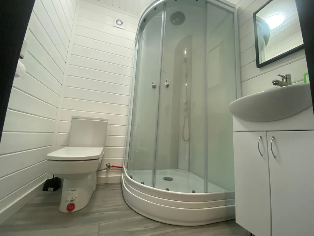 Коттедж Дом у прудов — Коммунар