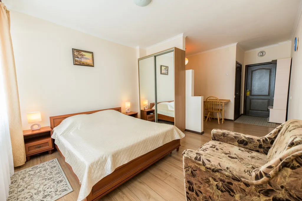 Апартаменты 8,10 с кухней и балконом с видом на горы