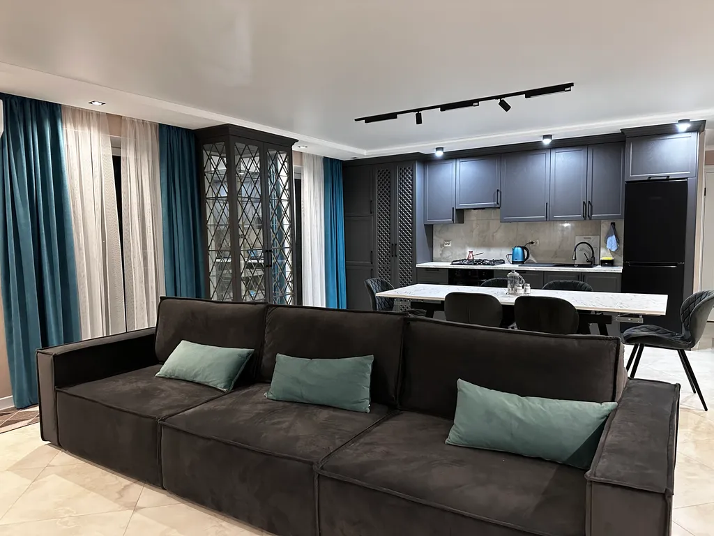 Шикарная квартира в районе озера