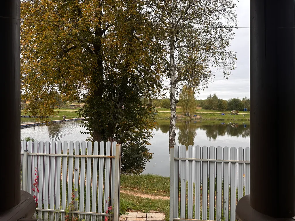 Коттедж Уютный дом с видом на пруд — Селятино