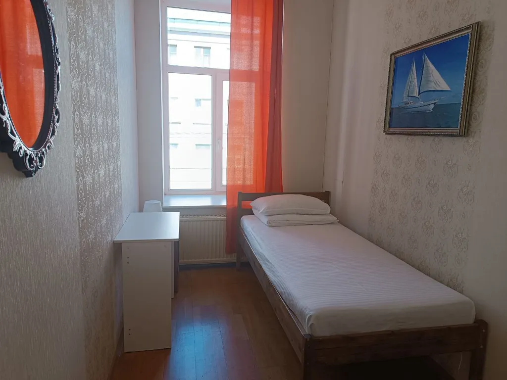 Одноместная комната с общими санузлами, с видом на город