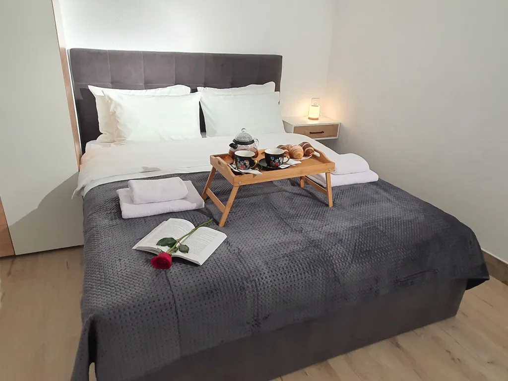 Комфортный двухуровневый апартамент в элитном комплексе