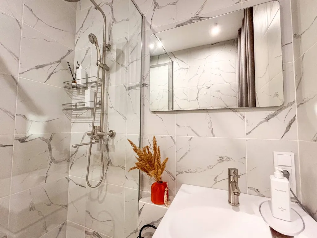 Видовые апартаменты на 21 этаже с панорамным балконом. Пока свободно!