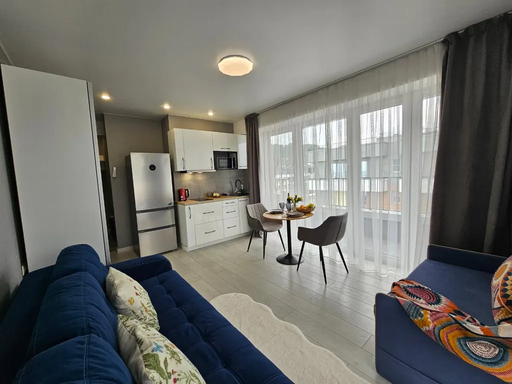 Большая квартира с видом на море