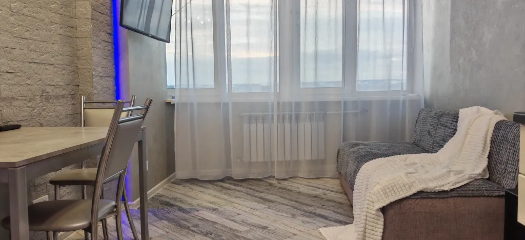 Красивая квартира с видом на реку