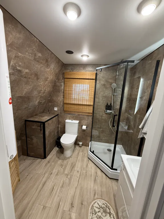 Уютный домик у леса