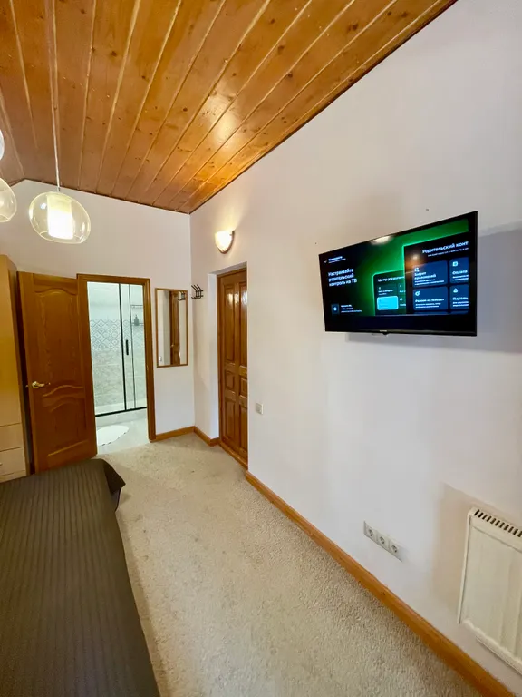 Улучшенный номер с балконом и стильной ванной комнатой