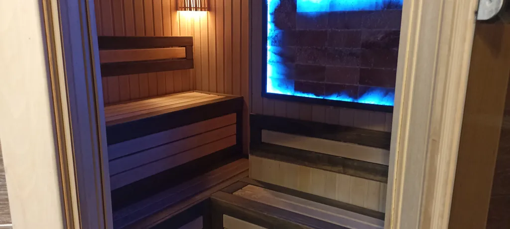 Домик у озера