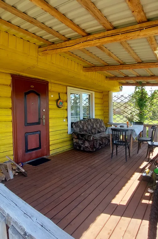 Милый дом на берегу озера