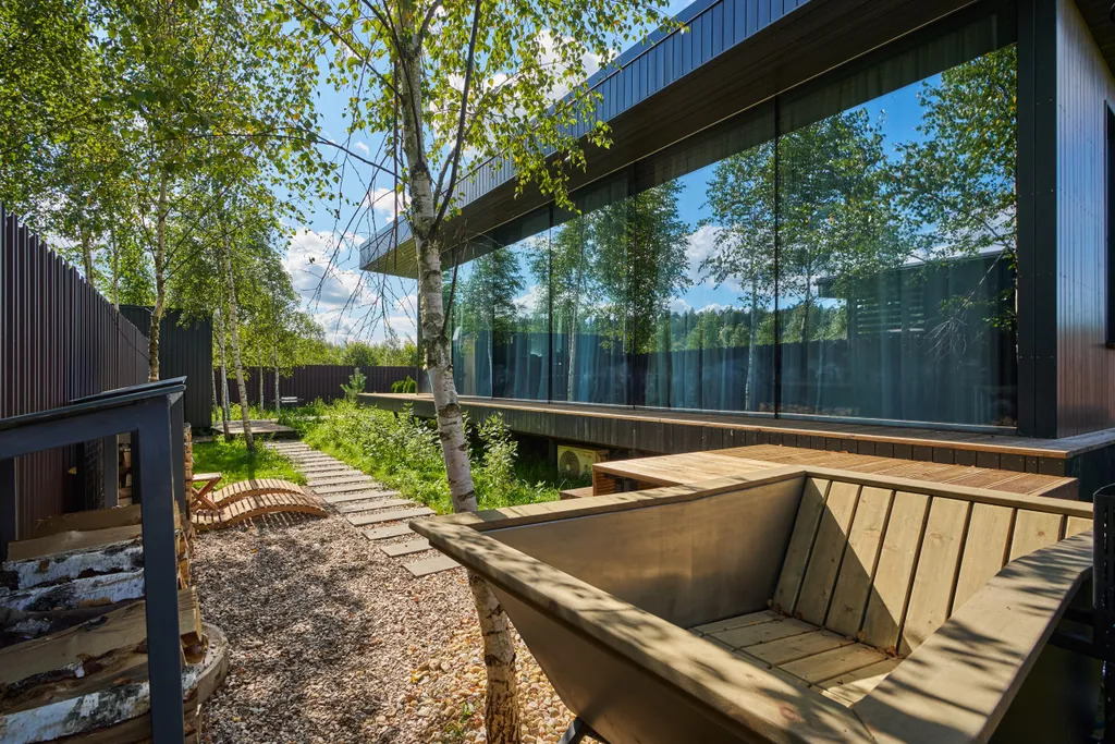 Коттедж Домик у реки в окружении сосен с камином, сауной и чаном — Семеновское