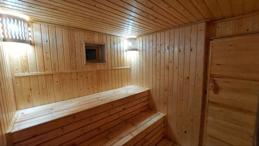 Коттедж Гостевой Дом с баней — Старокорсунская