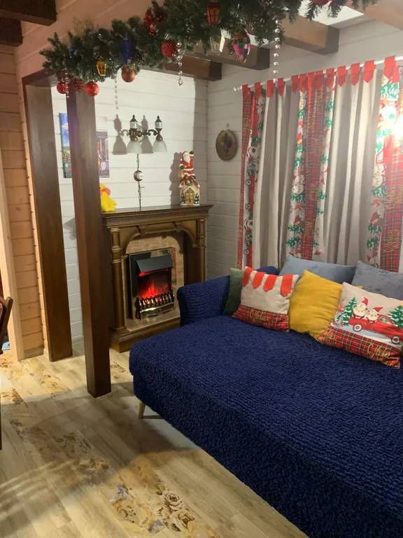 Уютный дом на пруду в черте города