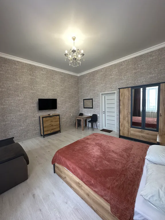 Красивая стильная 8 квартира