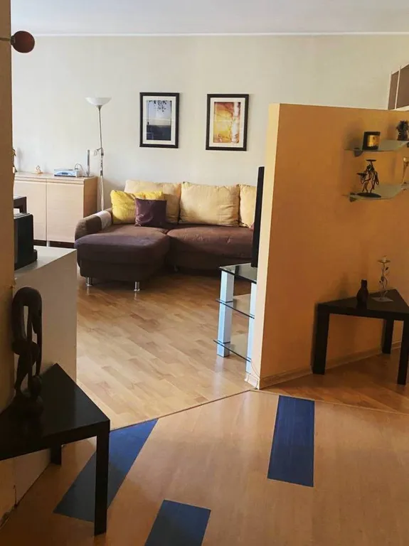 Дизайнерская 3-комнатная квартира у Самолета