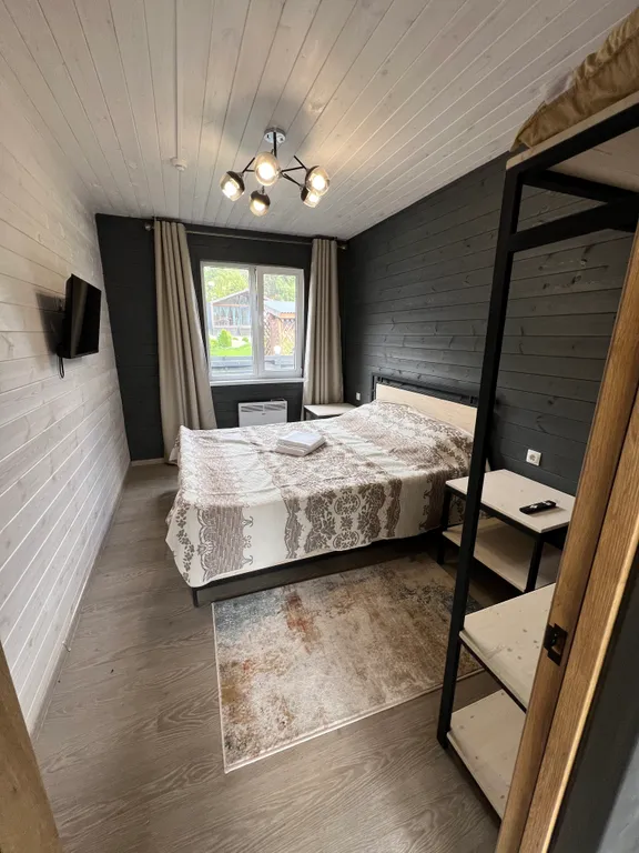 Шале в живописном тихом и спокойном месте посреди соснового леса и гор