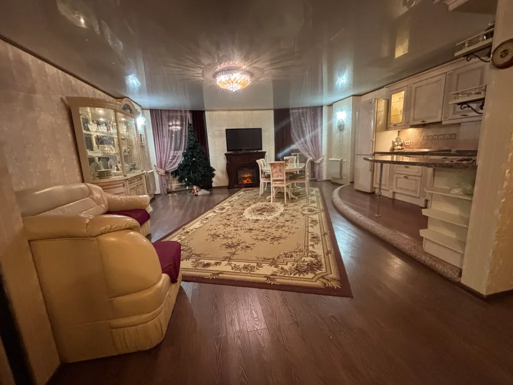 Двухкомнатная квартира на берегу озера Большой Еланчик