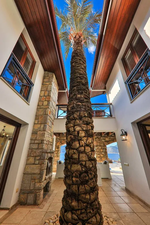 Вилла с видом на море