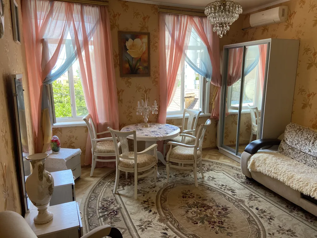 Квартира Уютная комната в 3-х комнатной квартире — аренда посуточно в Сочи