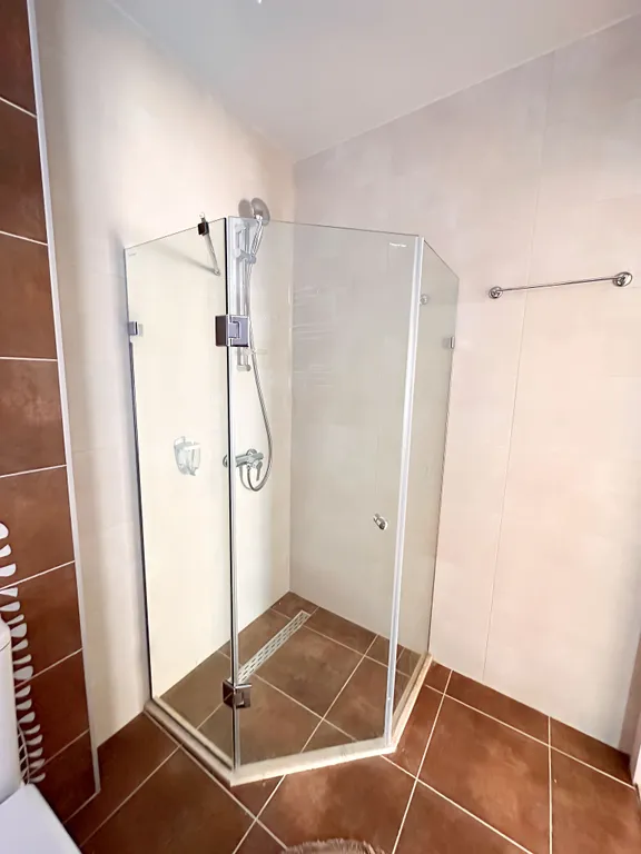 3-комнатный апартамент, бассейн + парковка, жк white sails