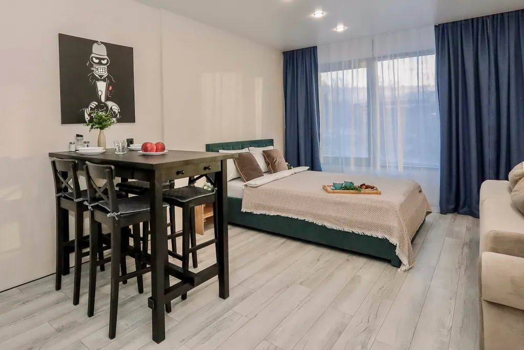 Студия c дизaйнерским интерьеpом