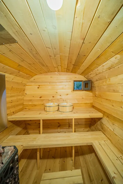 Уютный барн хаус с большими панорамными окнами Барн 4