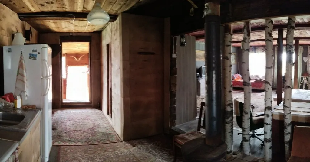 Деревенский дом с видом на озеро