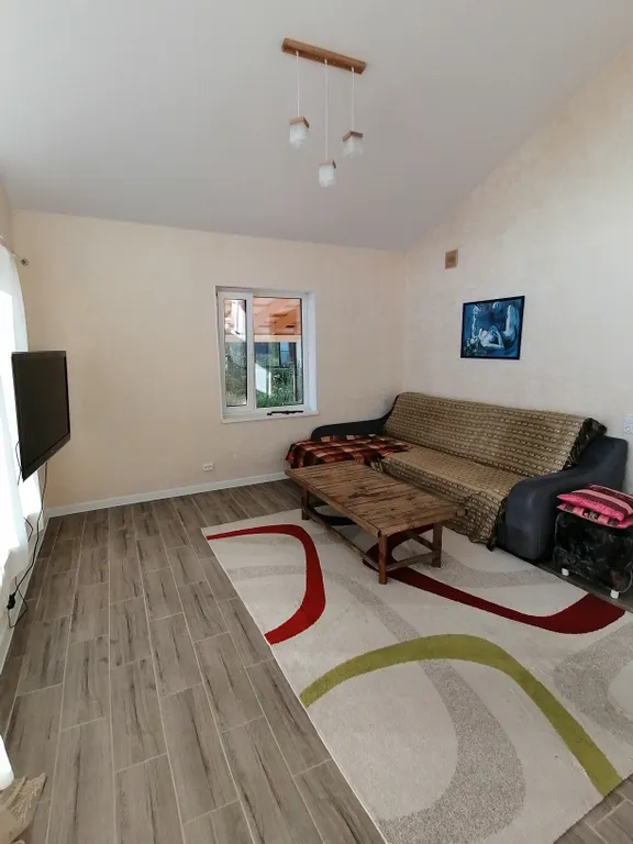 Коттедж Усадьба Ольгино предлагает проживание в новом доме с видом на реку — Лодейное Поле