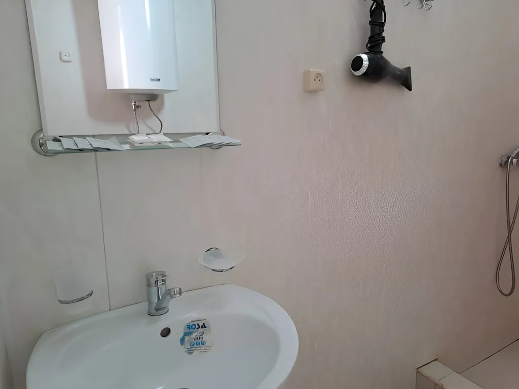 Квартира Квартира Четырёхместный номер с балконом — Гагра