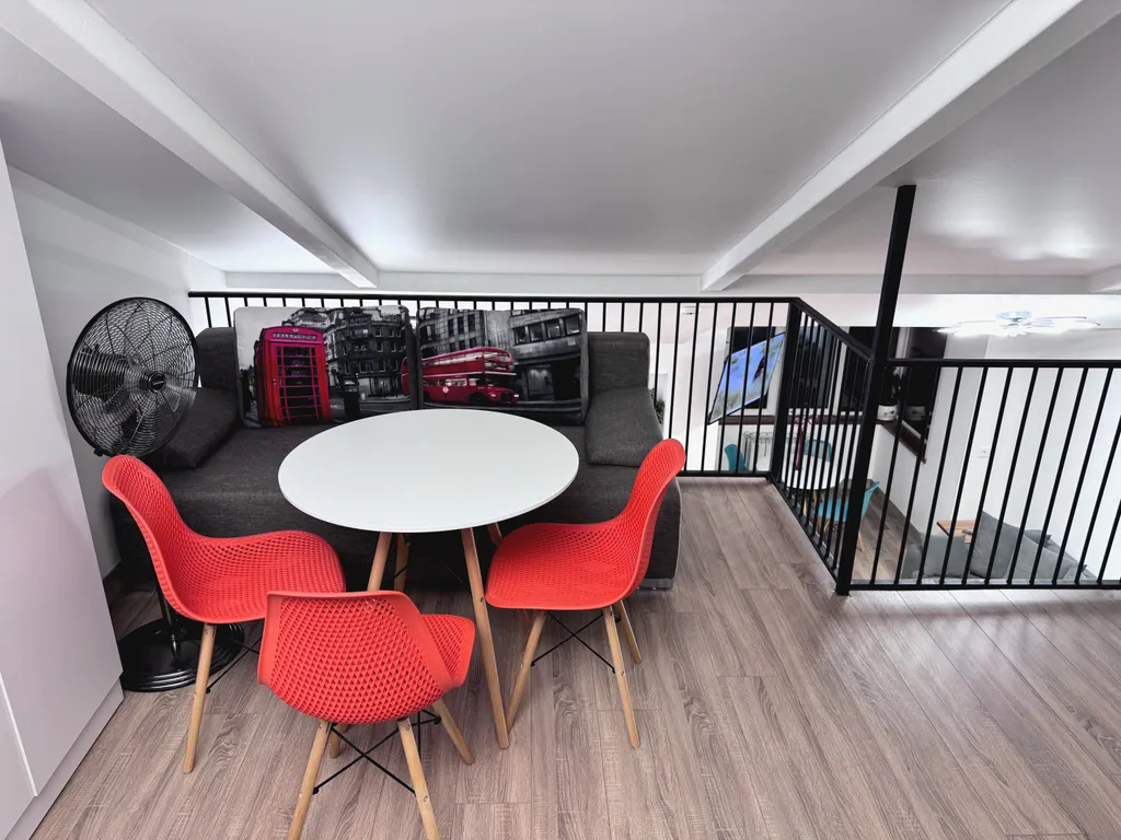 Комфортный двухуровневый апартамент в элитном комплексе