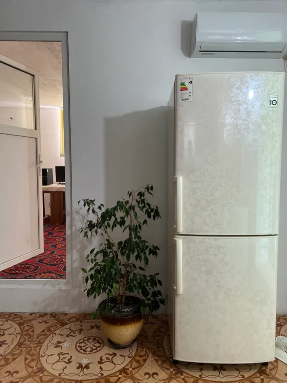 Комнаты две в 10 минутах пешком от набережной