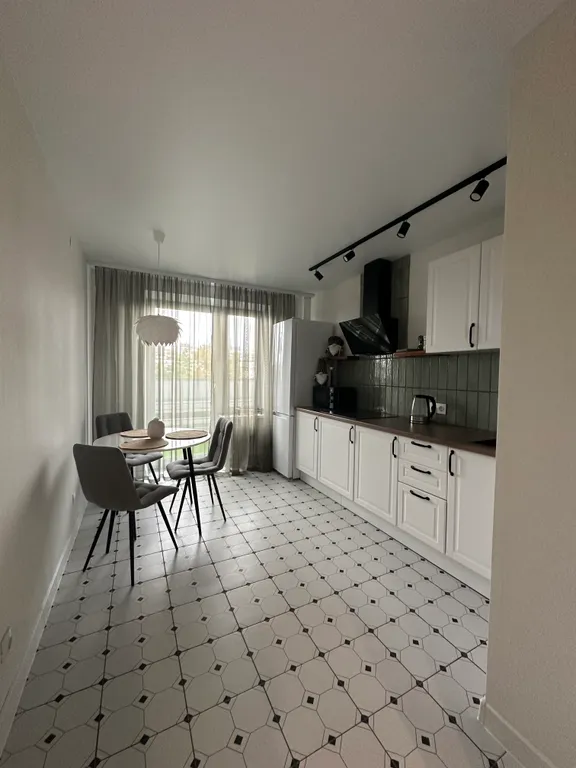 Просторная однокомнатная квартира — аренда посуточно в Псков