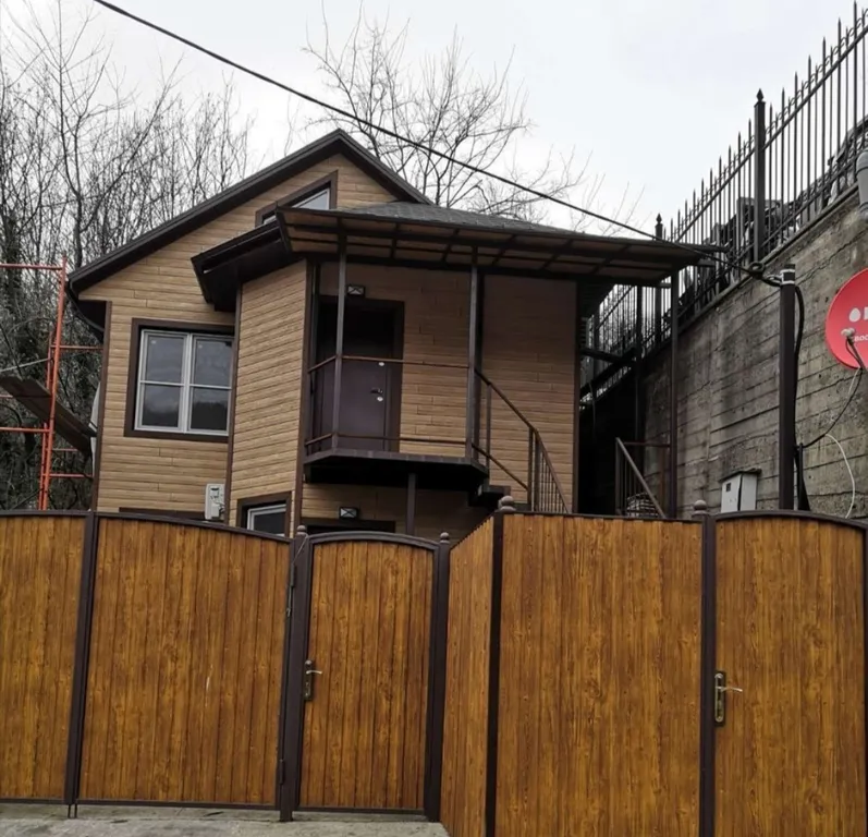 Дом-коттедж на море под ключ на две семьи — аренда посуточно в Туапсе