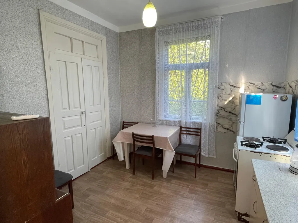 Коттедж 2-комнатный уютный дом с большим зеленым двором — Сухум