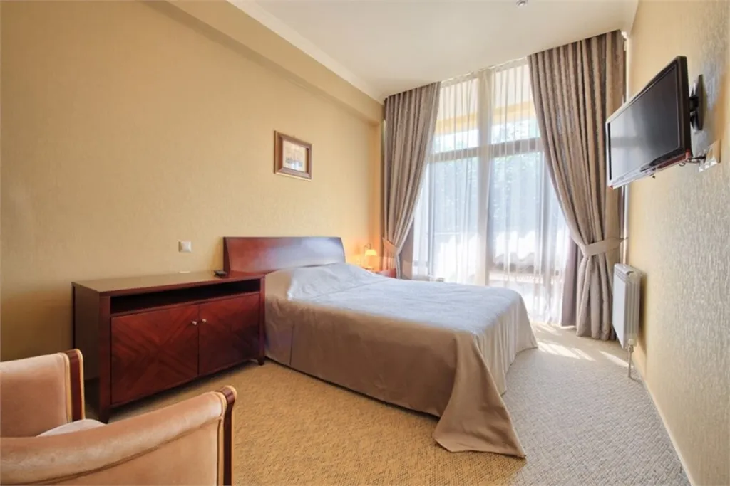 Квартира Люкс Семейный (две двуспальные кровати) — аренда посуточно в Ессентуки