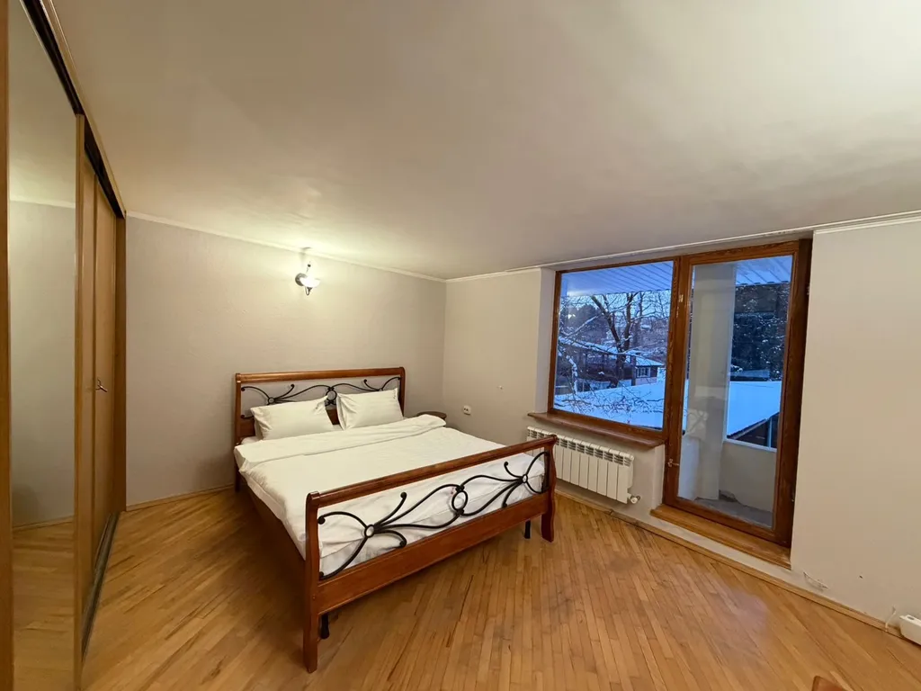 Дом в парке