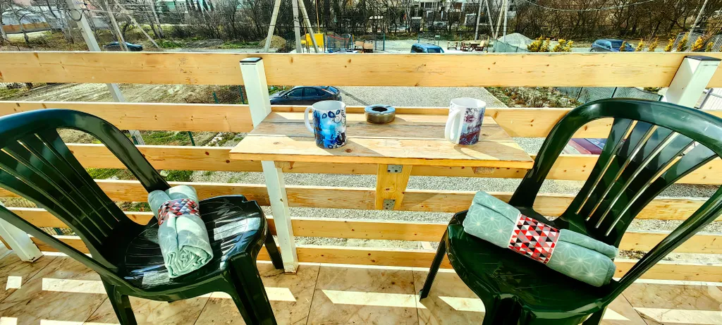 Квартира Квартира Две комнаты с балконами, отопление, кухня, стиралка, беседка, парковка — Судак