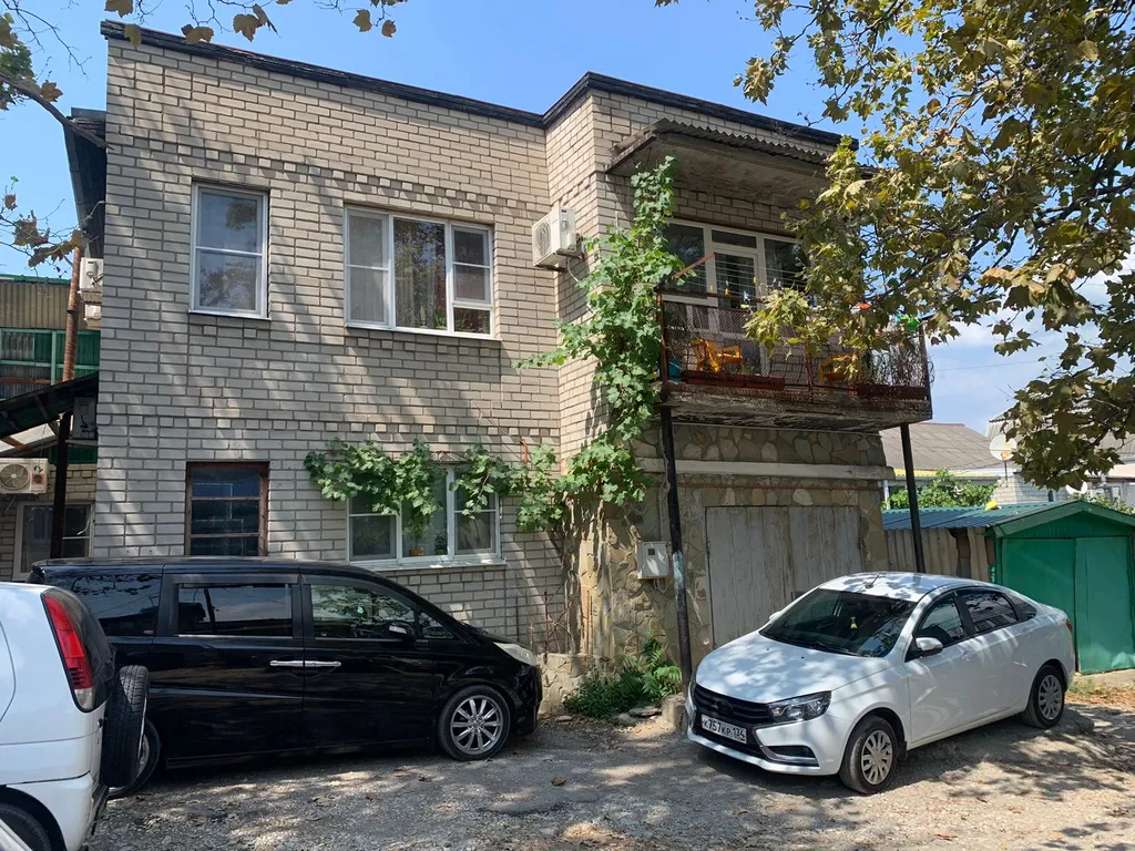 Коттедж Домик в квартале от моря — Геленджик