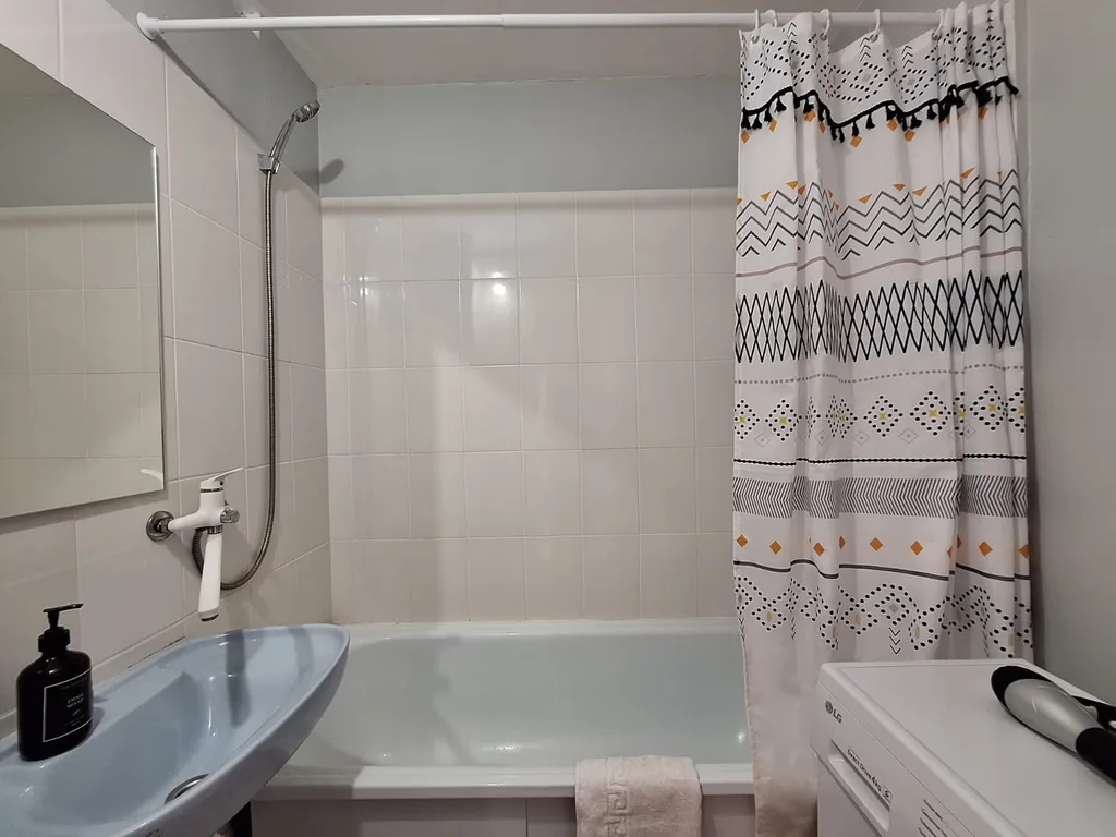 Уютная квартира Версаль около МНТК