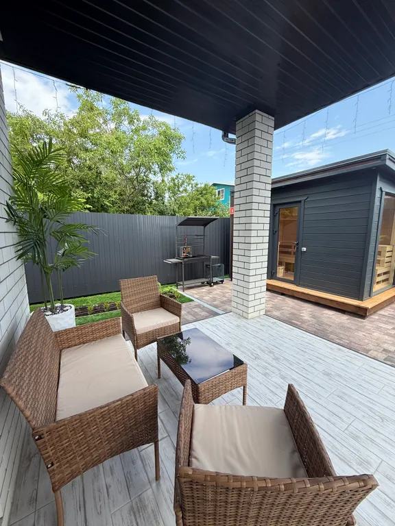 Коттедж Дом с горячим бассейном и баней на дровах — Елизаветинская