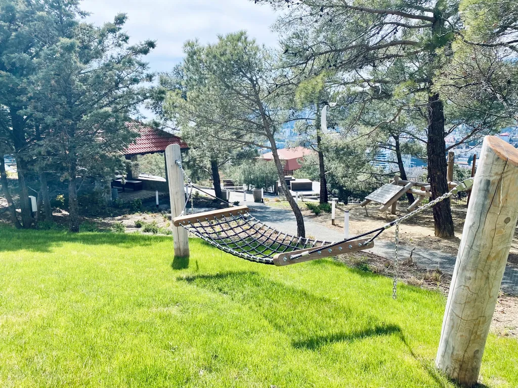 Апарт с видом на море и горы с подогреваемым бассейном и барбекю зоной