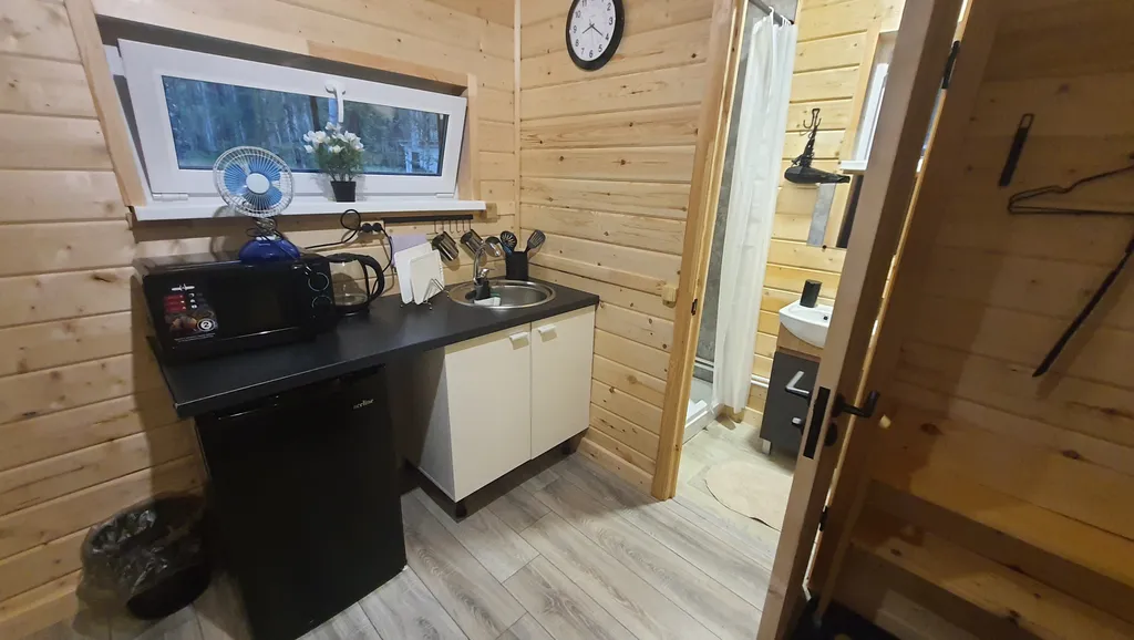 Коттедж Scandi black Уютный домик в сердце леса с панорамным окном — Березовский