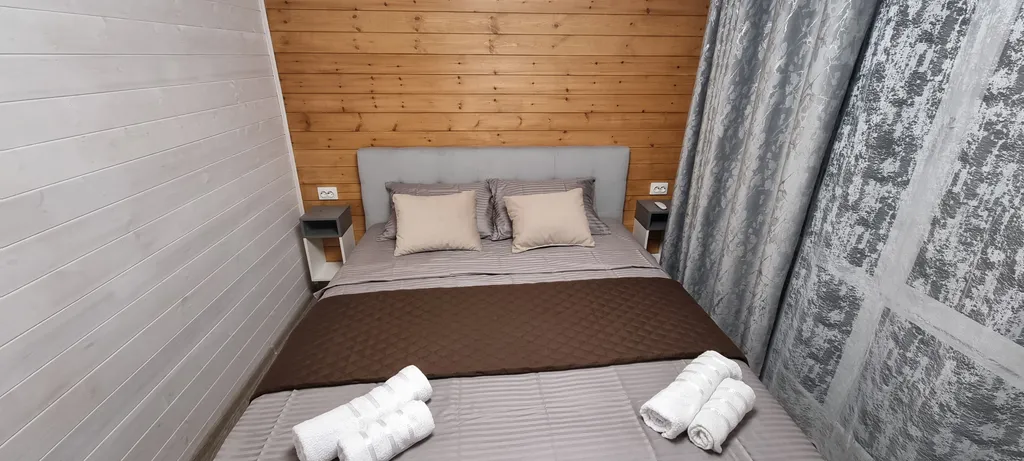 Коттедж Дом с террасой в лесу рядом с речкой — Архыз