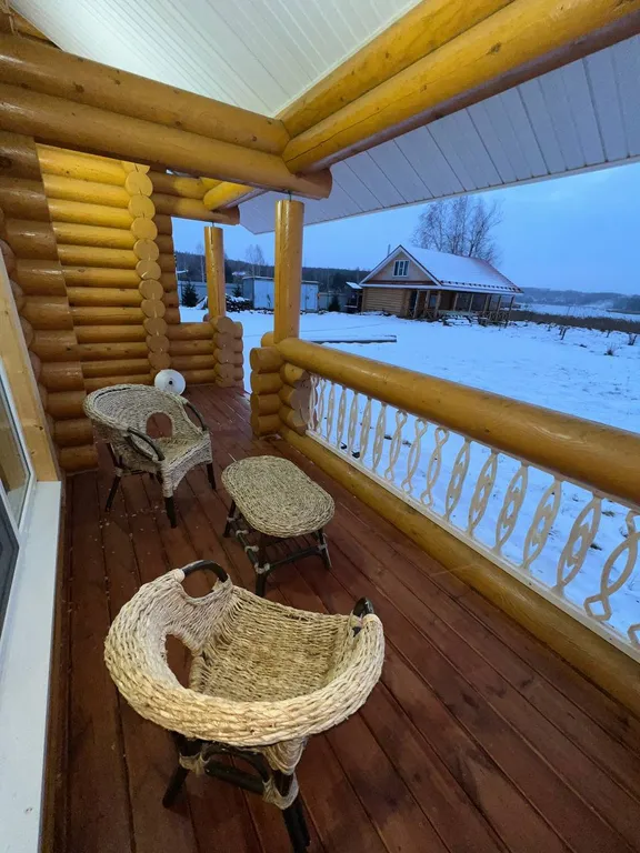 Большой коттедж на побережье озера Тосканка