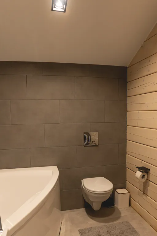 Новый дом с дизайнерским ремонтом