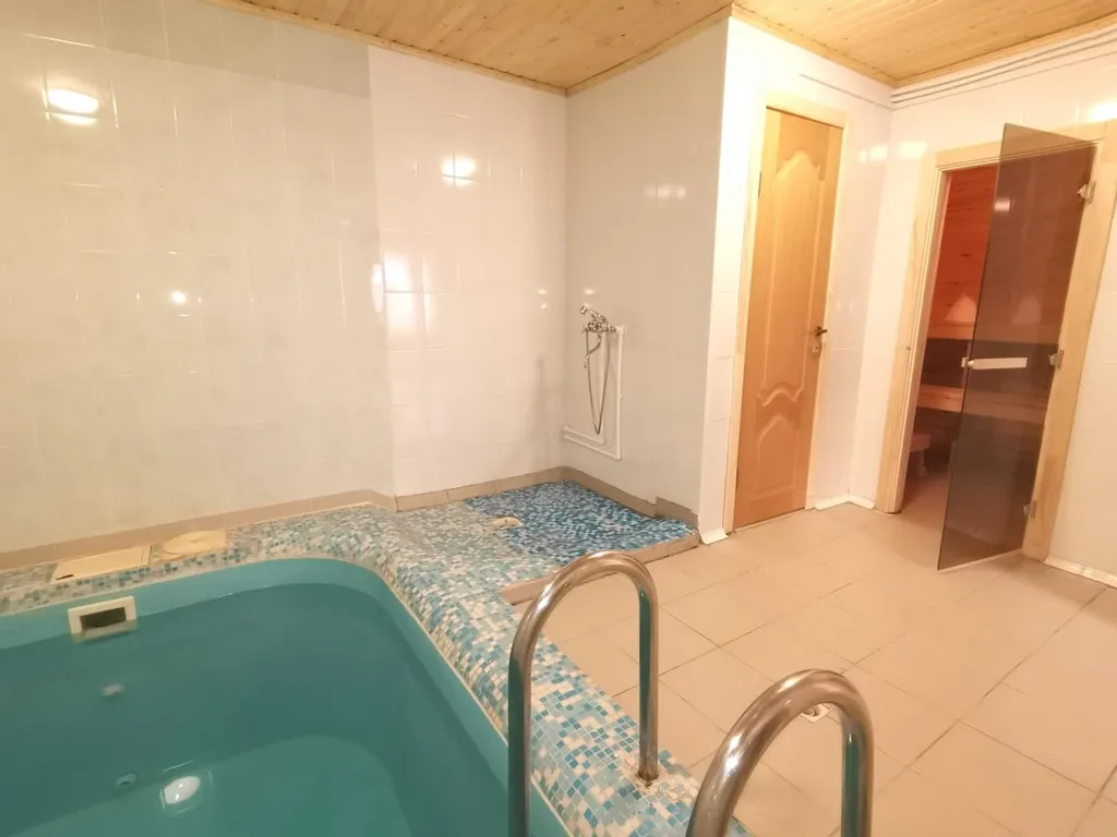 Коттедж в Красном стиле