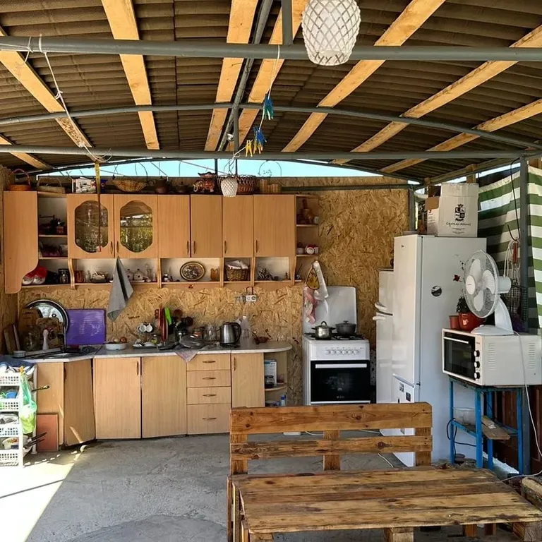 Коттедж Домик с удобствами — Сухум